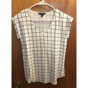 Express Short Sleeves V-neck Shirt